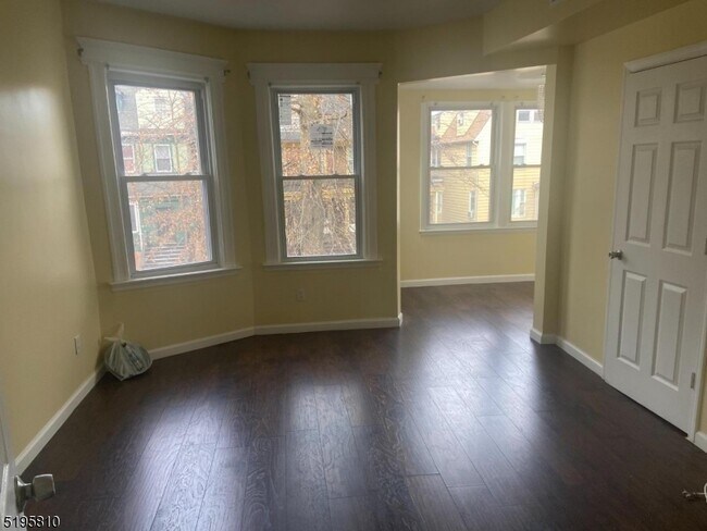 Foto del edificio - 52 Amherst St