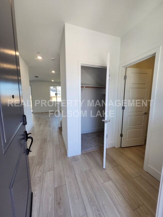 Building Photo - New 3 Bedroom 2.5 bath corner lot, split l...
