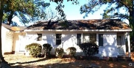 Building Photo - 201 N Sylvan Dr