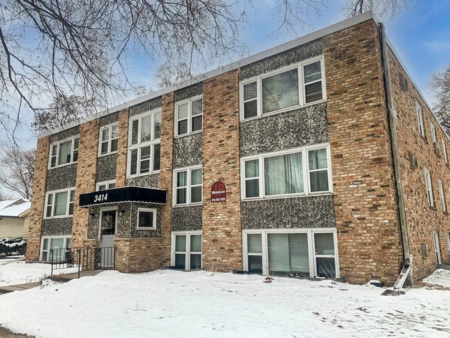 Building Photo - Longfellow Place