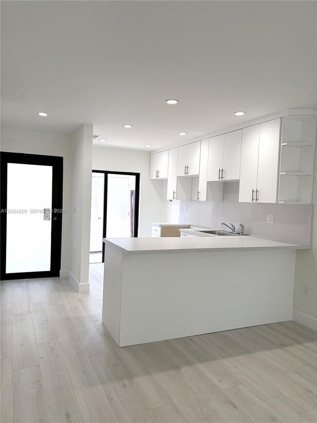 Building Photo - 3809 SW 82nd Ave