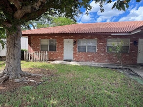 Building Photo - 1901 NE 29th St