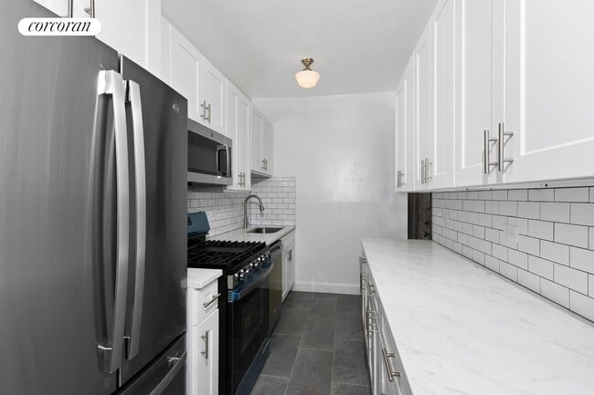 Building Photo - 245 W 107th St