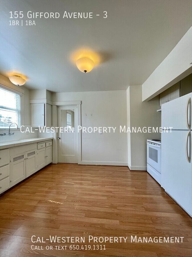 Building Photo - Charming Victorian 1-Bedroom Apartment in ...