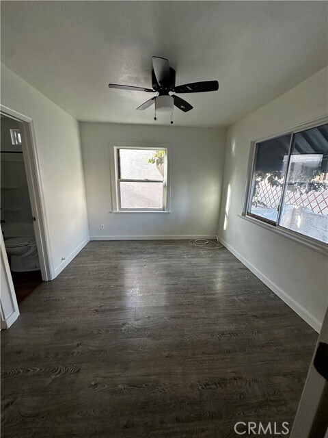 Foto del edificio - 1223 W 64th St