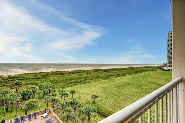 Building Photo - 1401 E Beach Dr