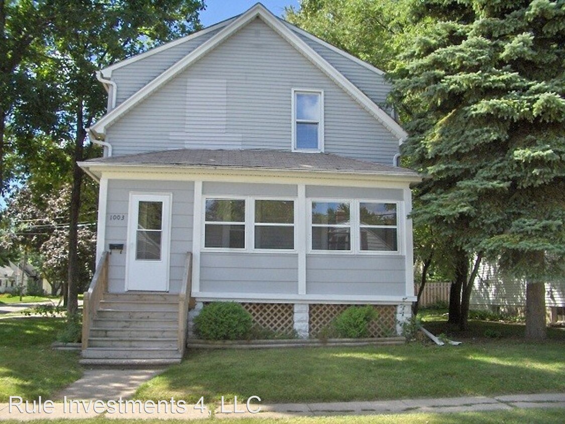 Primary Photo - 5 br, 2 bath House - 1003 School Place