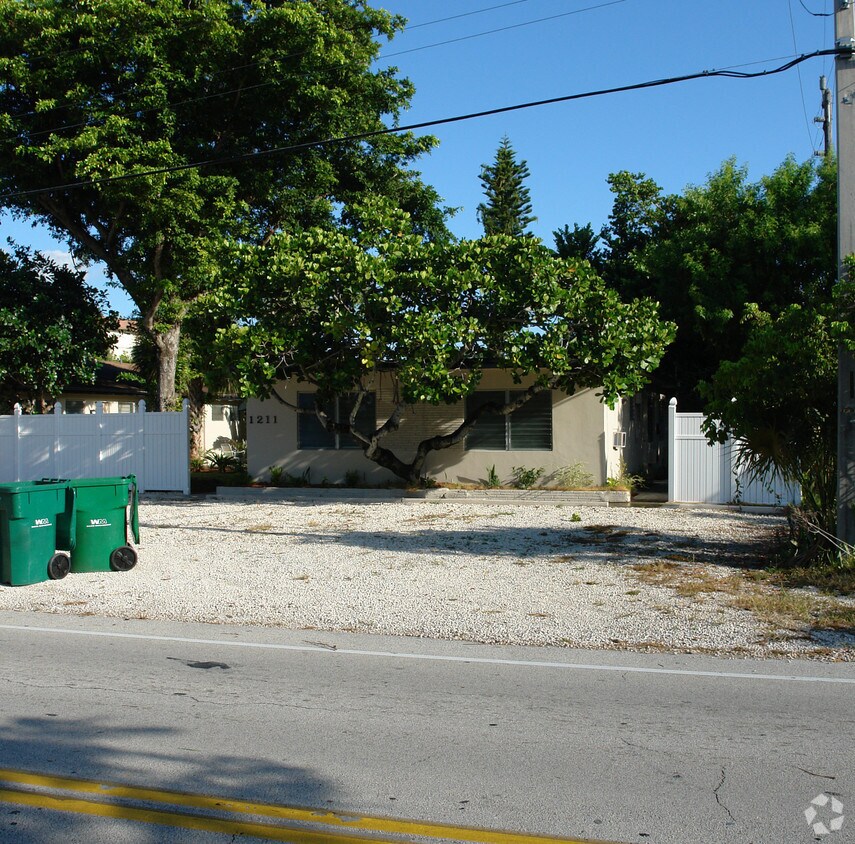 Foto del edificio - 1201-1211 NE 6th St