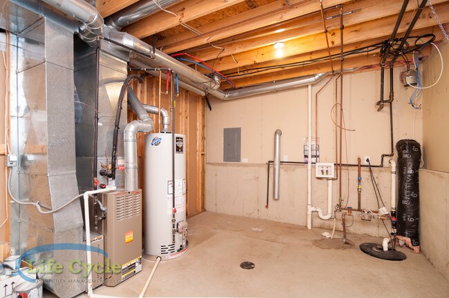 Building Photo - 5980 Clear Pointe Drive Southeast
