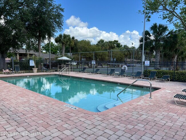 Foto del edificio - 3550 Sable Palm Ln