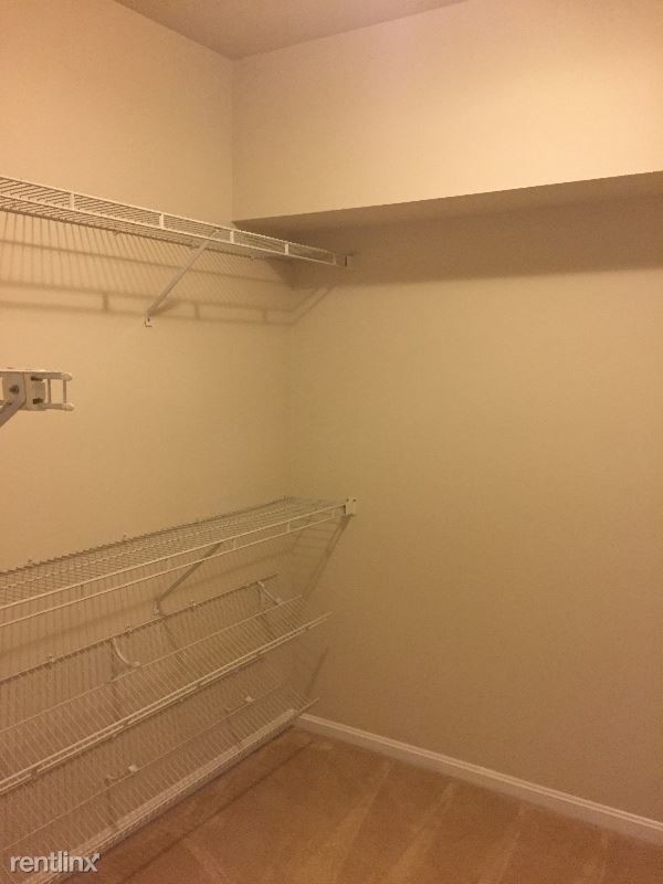 Foto del edificio - 2708 Summerview Way