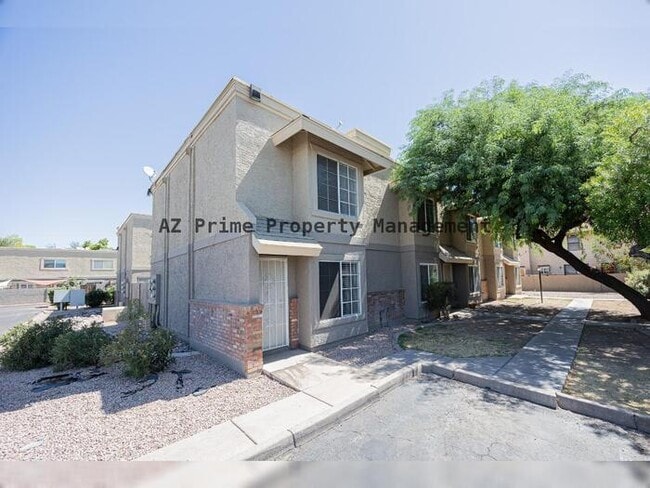 Photo - 1055 W 5th St Townhome