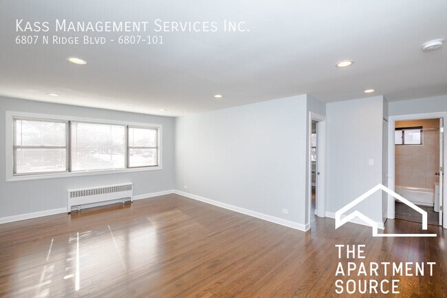 Foto del edificio - 6807 N Ridge Blvd