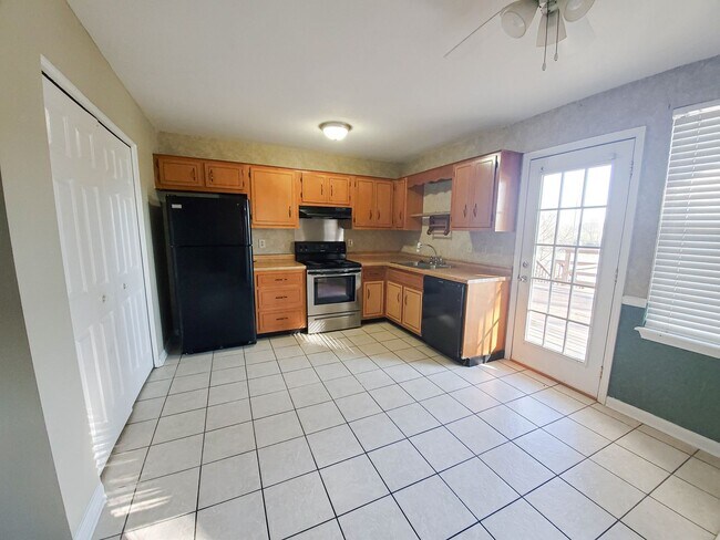 Building Photo - Two Bedroom with River Views!