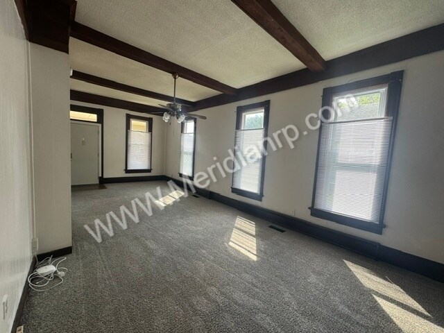 Building Photo - 457 Nussbaum Ave