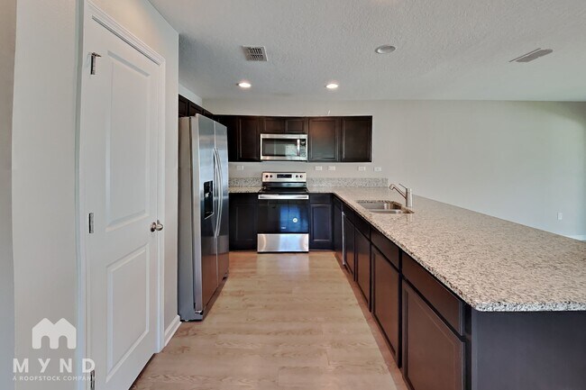 Foto del edificio - 752 Henley Ct