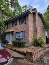 Building Photo - 2220 E Victory Dr