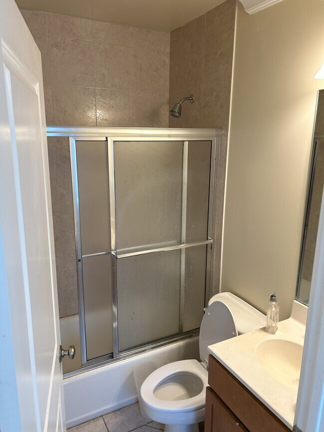 Foto del edificio - 703 6th St NW
