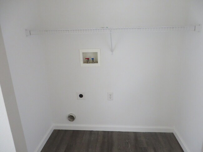 Wahser dryer hookupscloset - 7440 S Blackhawk St