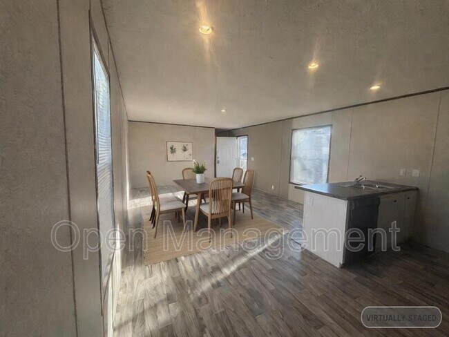 Foto del edificio - 4950 W Farm Rd 156