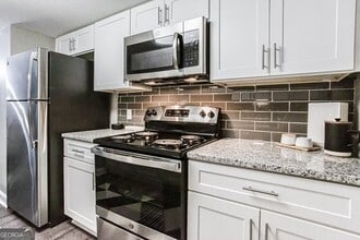 Building Photo - 3833 Peachtree Rd NE