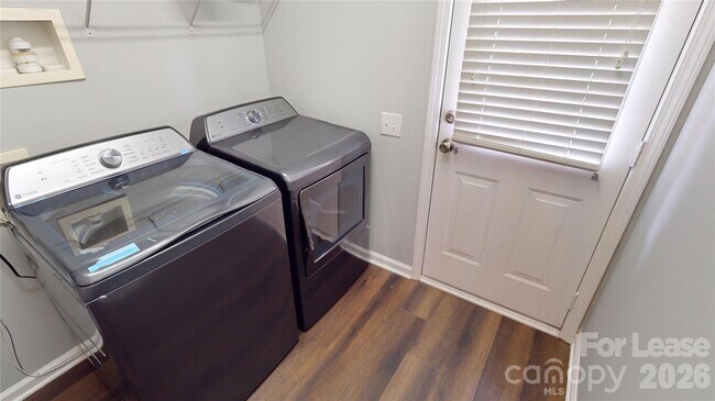 Foto del edificio - 5532 Werburgh St