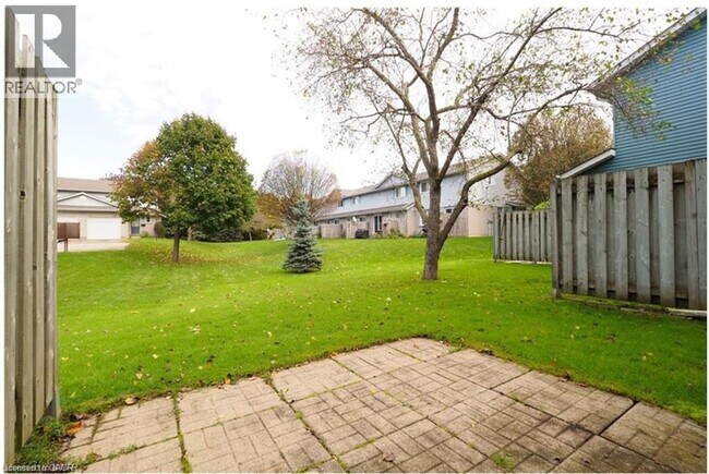 Photo du bâtiment - 455 Kingscourt Dr