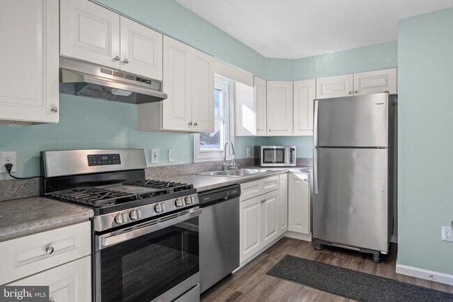 Foto del edificio - 143 Curtis Ave