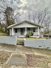 Building Photo - 1076 Green St