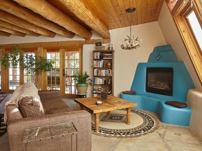 Building Photo - 2BR/2+BA Earthship w/views, hot tub in El ...