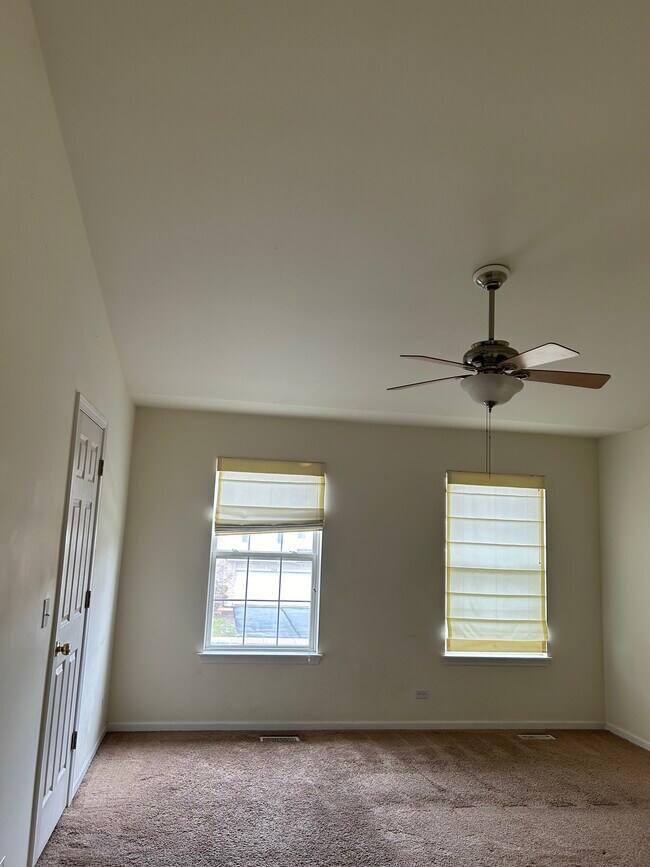 Foto del edificio - 2361 Sunshine Ln
