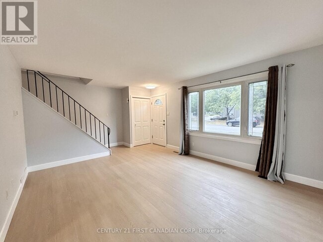 Building Photo - 841 Jalna Blvd