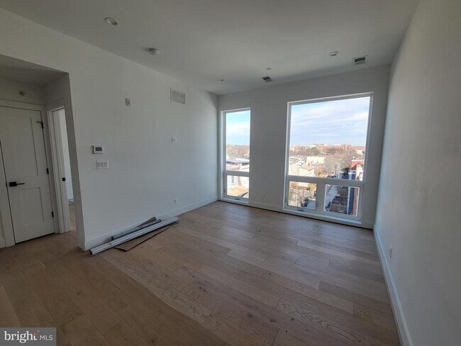Foto del edificio - 2905 Georgia Ave NW