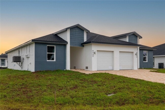 Building Photo - 8450 Dinnano St