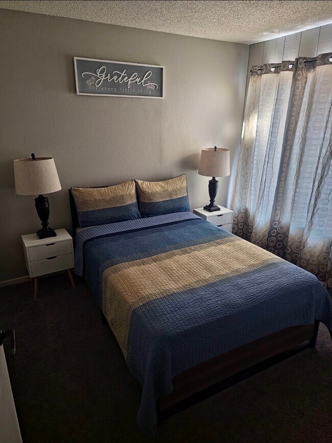 Foto del edificio - 2612 Siesta Ave