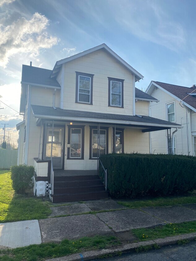 Primary Photo - 1155 Clarendon Ave SW
