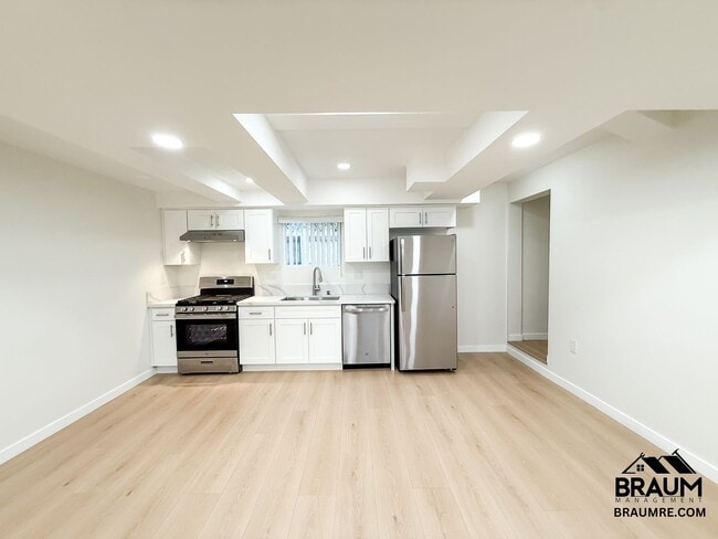 Building Photo - 15634 Leadwell St