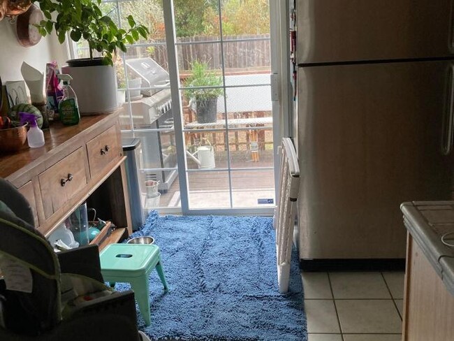 Building Photo - 2 bedroom in Daly City CA 94015
