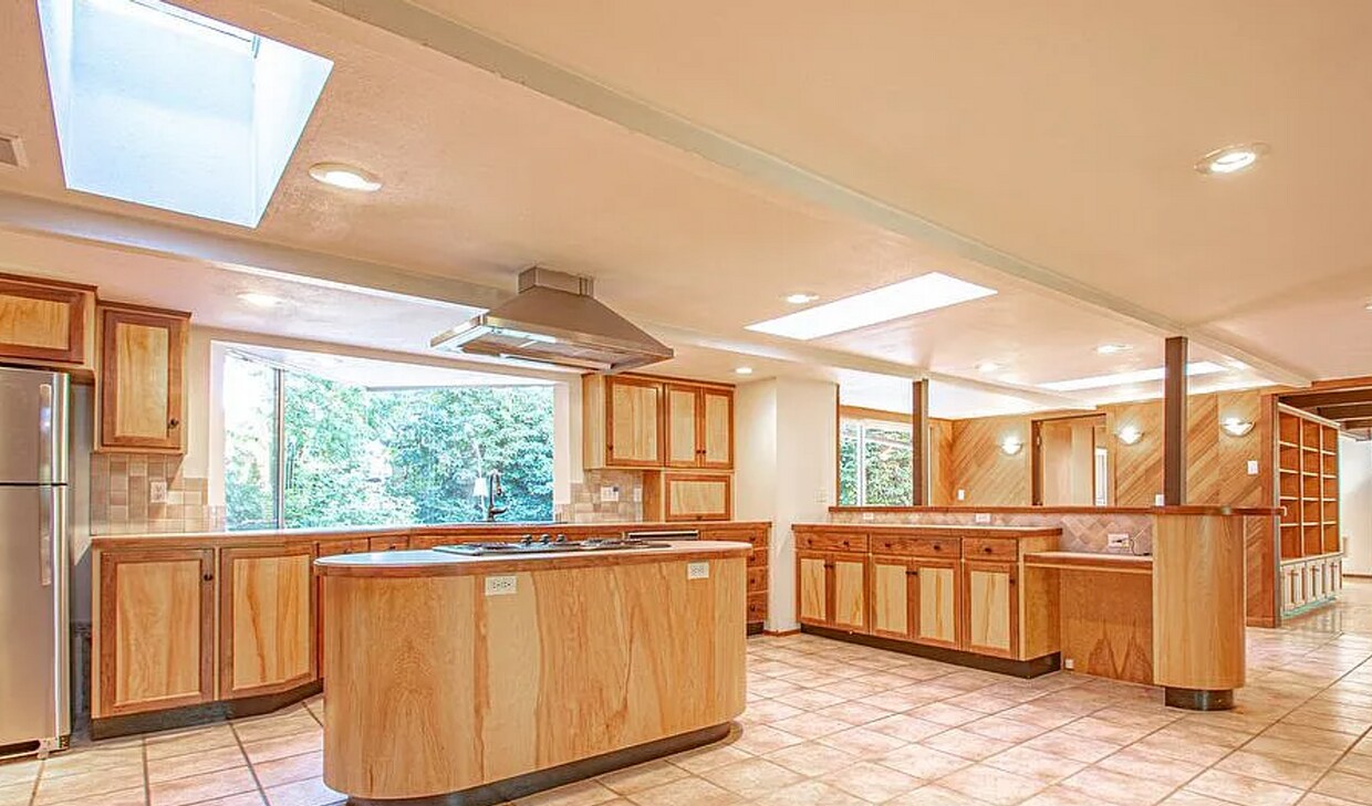 Primary Photo - Charming A-Frame Home – Mintues from Wintl...