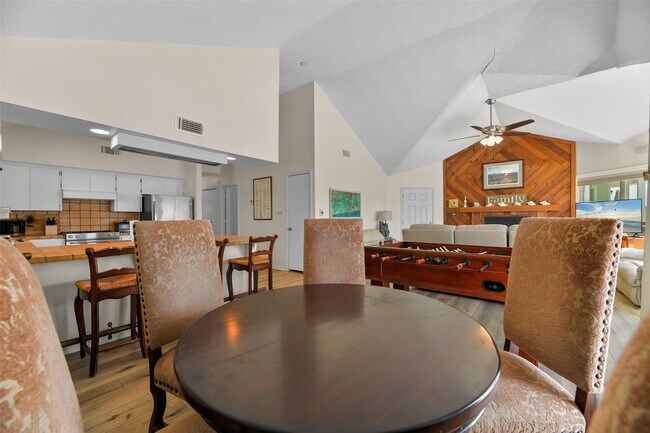 Foto del edificio - 22101 Guadalupe Dr