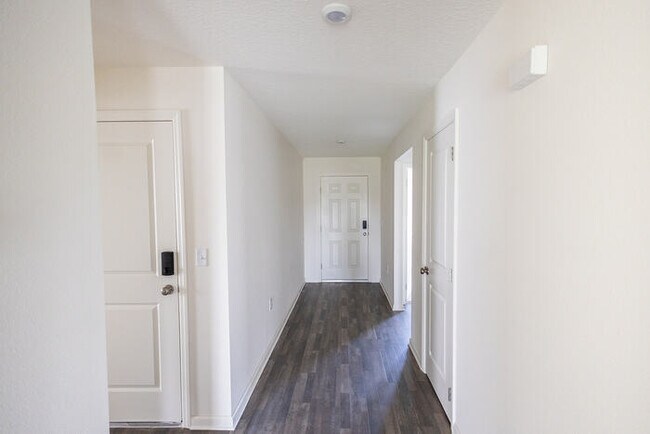 Foto del edificio - Haines City, FL - House - $1,945.00 Availa...