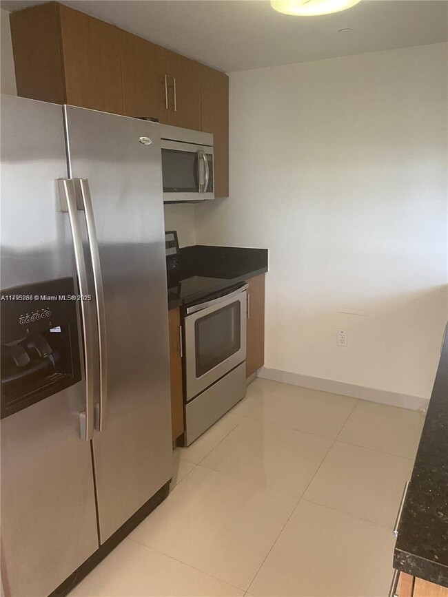 Foto del edificio - 601 NE 23rd St