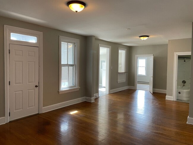 Building Photo - 122-122 N Hanover St