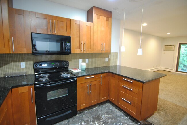 Foto del edificio - 4 Strawberry Bank Rd