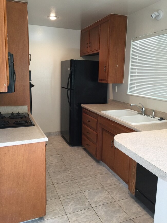 Foto del edificio - Ground Level 1 bedroom Condo Available soon