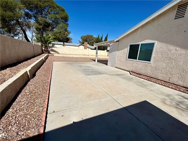 Foto del edificio - 7319 Clearwater Cir