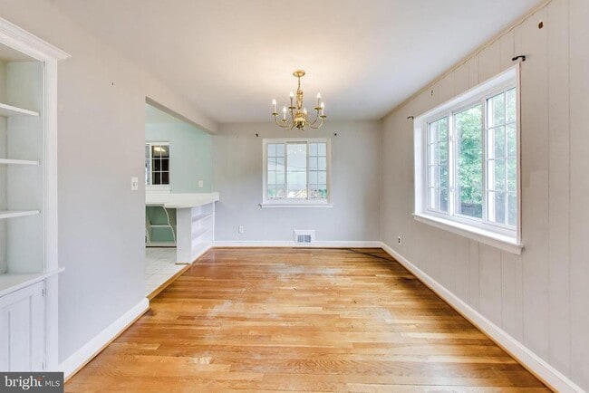 Building Photo - 7215 Normandy Ln