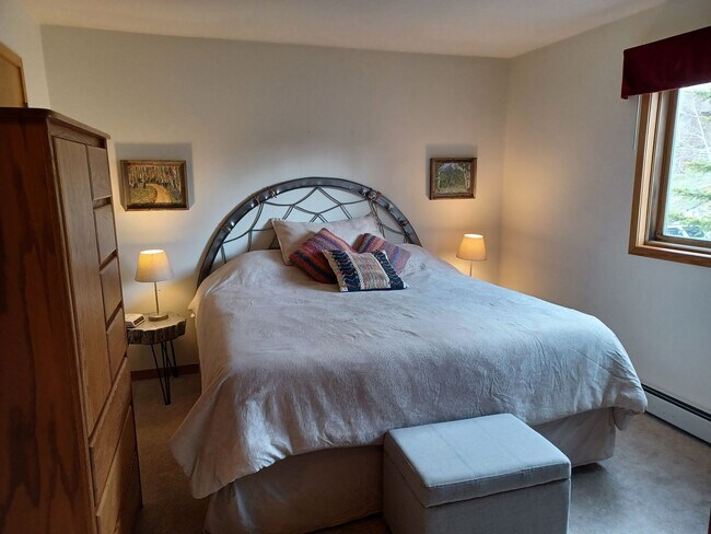 Foto del edificio - Light Bright 3 BDR plus Loft 3BATH Silvert...