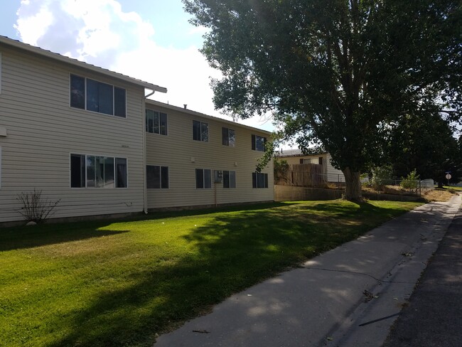 Building Photo - Bitter Creek Apartments