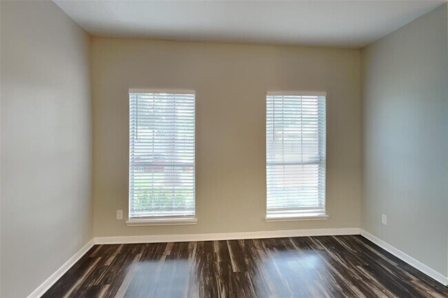 Building Photo - 9822 Pale Star Dr